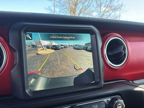 Used 2021 Jeep Gladiator Rubicon AWD/4WD image 22