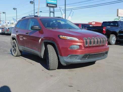 Used 2016 Jeep Cherokee Altitude w/ Cold Weather Group image 34