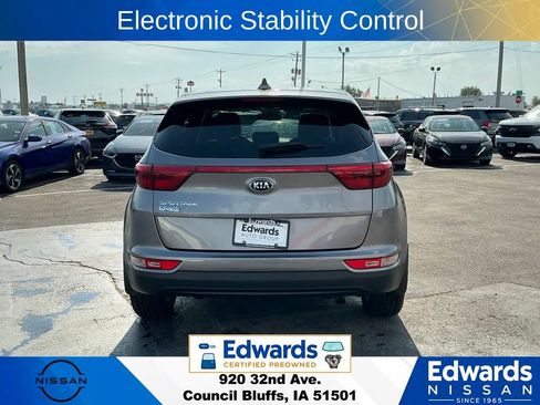 Used 2018 Kia Sportage LX AWD/4WD image 8