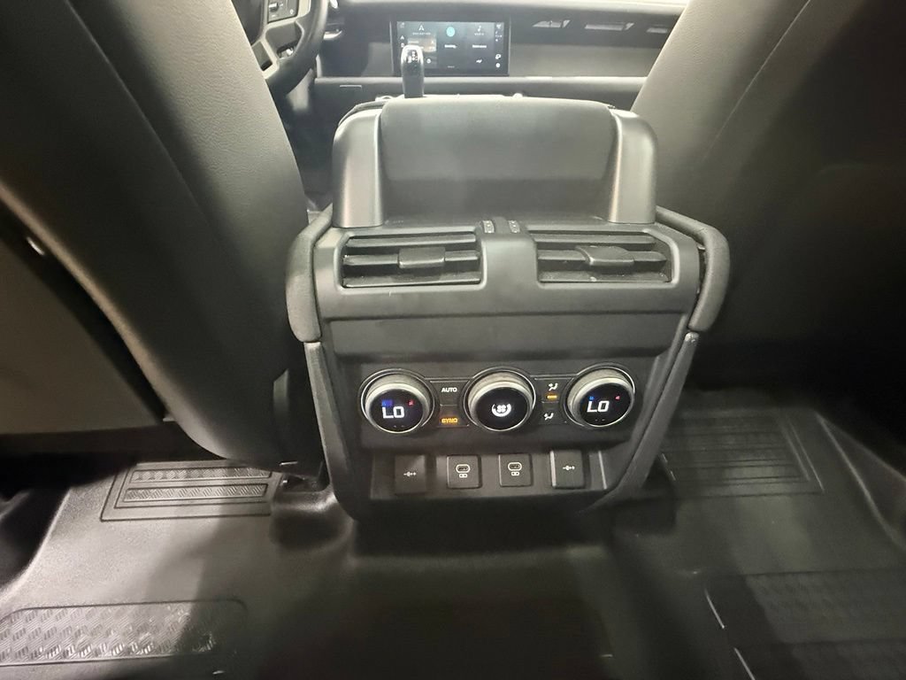 Used 2022 Land Rover Defender 110 S AWD/4WD image 36