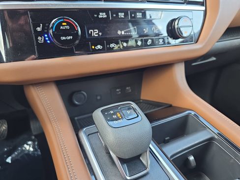 Used 2025 Nissan Pathfinder Platinum w/ Cargo Package FWD image 24