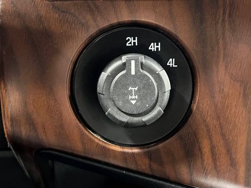 Used 2014 Ford F250 Lariat w/ Chrome Package AWD/4WD image 32