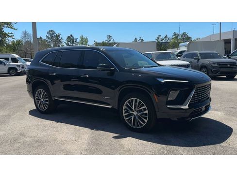 Used 2026 Buick Enclave Avenir w/ Super Cruise Package image 2