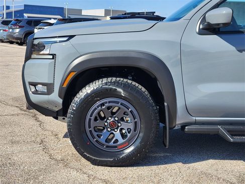 New 2026 Nissan Frontier PRO-4X w/ Pro-4x Convenience Package image 6
