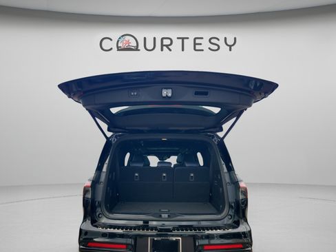 Certified 2026 INFINITI QX80 4WD w/ Sport Exterior Package image 51