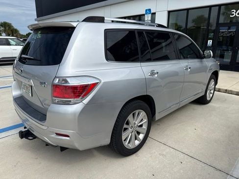Used 2013 Toyota Highlander Limited AWD/4WD image 6