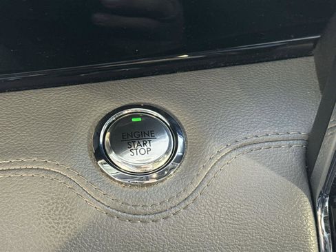 Used 2019 Lincoln Navigator Select image 29