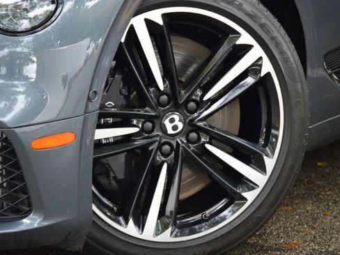 Used 2021 Bentley Continental GT image 3