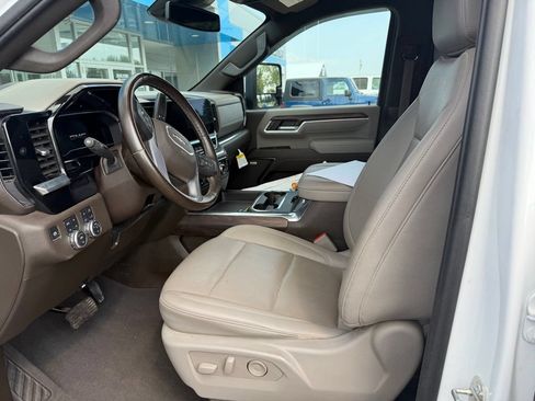 Used 2024 GMC Sierra 2500 SLT w/ SLT Premium Package AWD/4WD image 13