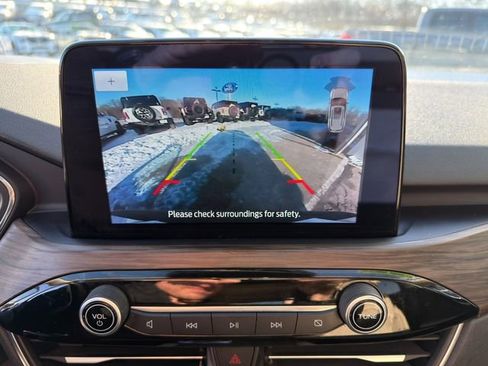 Used 2020 Ford Escape Titanium image 27