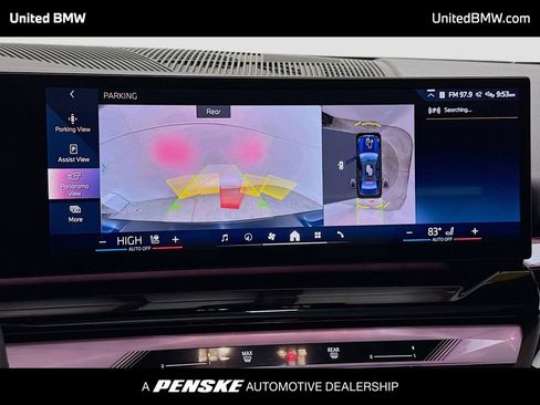 Used 2025 BMW i5 xDrive40 w/ Executive Package image 9