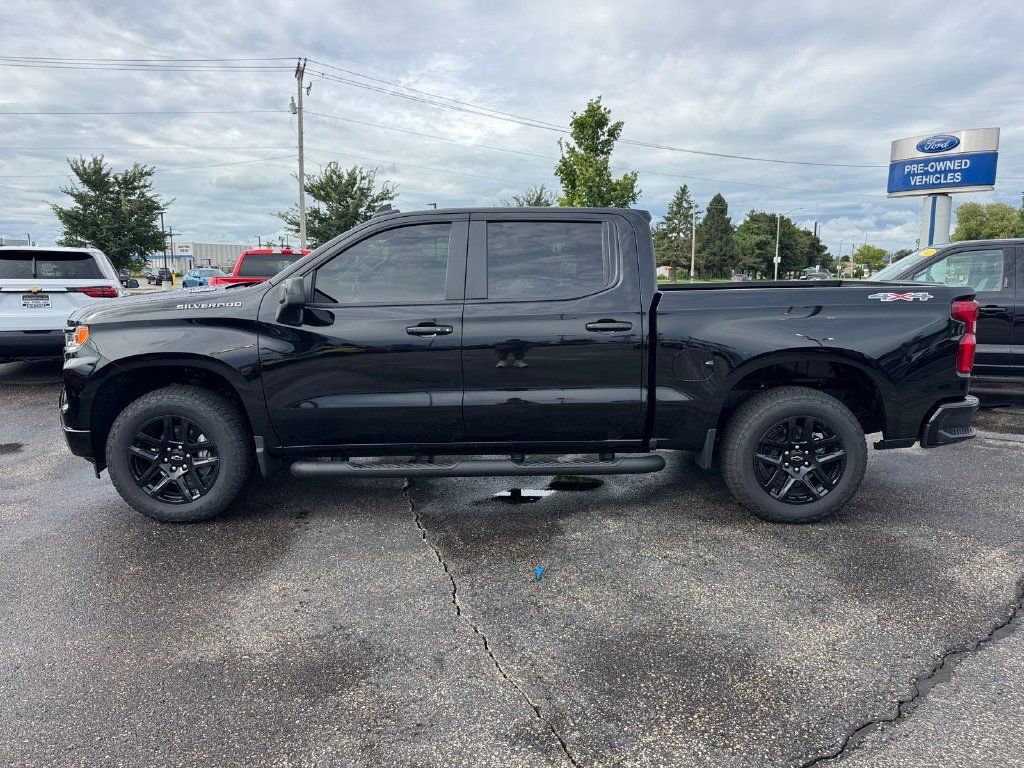 Used 2026 Chevrolet Silverado 1500 RST w/ RST Select Package AWD/4WD image 3
