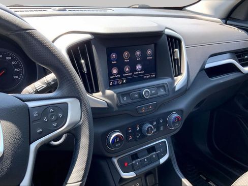 Used 2024 GMC Terrain SLE w/ Driver Convenience Package FWD image 7