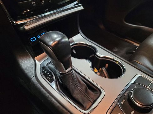 Used 2020 Jeep Grand Cherokee Limited w/ Trailer Tow Group IV image 26