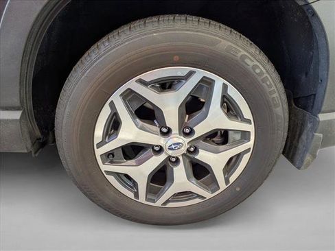 Used 2023 Subaru Forester Premium AWD/4WD image 7