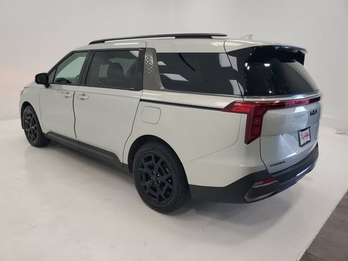 Used 2025 Kia Carnival SX w/ SX Dark Edition Package FWD image 6