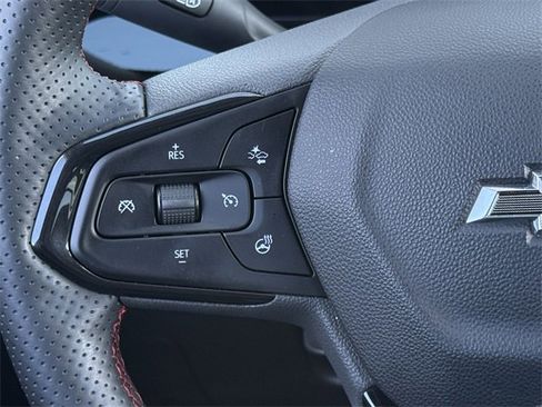 Used 2025 Chevrolet Trax RS w/ Sunroof Package image 14