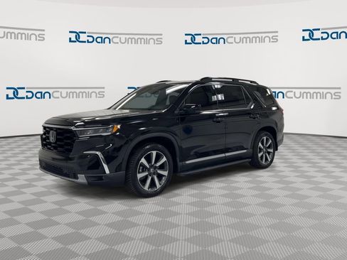 Used 2024 Honda Pilot Touring image 4