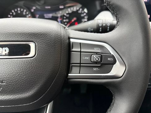 Used 2024 Jeep Compass Latitude AWD/4WD image 15