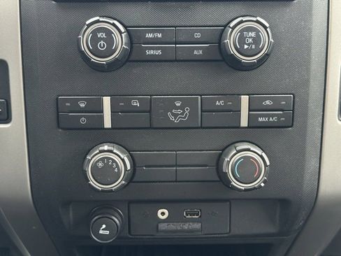 Used 2011 Ford F150 XLT w/ XLT Chrome Pkg image 11