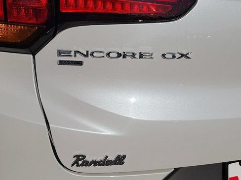 Used 2022 Buick Encore GX Essence w/ Experience Buick Package AWD/4WD image 9
