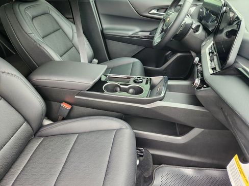New 2026 Chevrolet Equinox LT FWD image 10