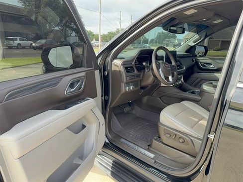 Used 2024 GMC Yukon XL SLT RWD image 7