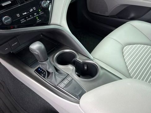 Used 2023 Toyota Camry SE w/ Convenience Package image 16