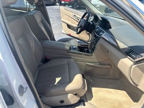 Used 2010 Mercedes-Benz E 350 Sedan image 33