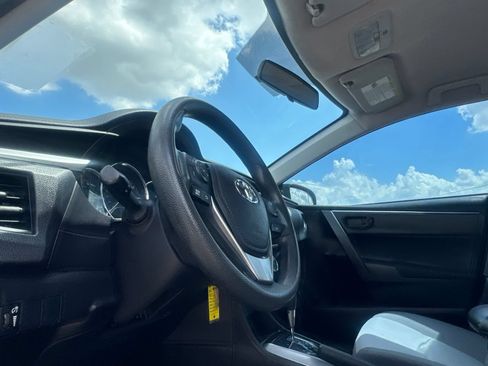 Used 2016 Toyota Corolla L FWD image 40
