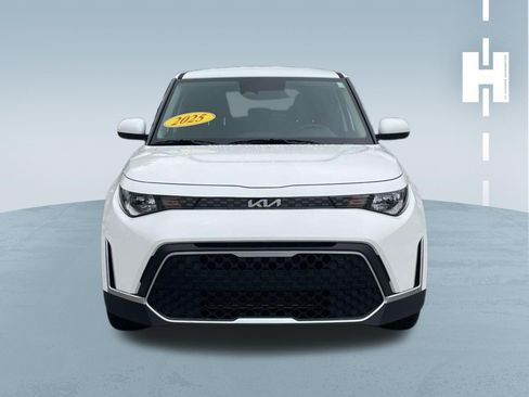 Used 2025 Kia Soul LX w/ LX Technology Package FWD image 2