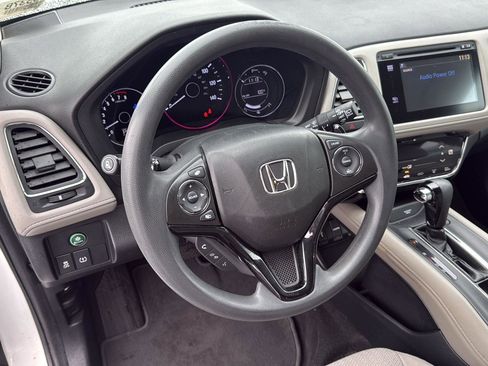 Used 2018 Honda HR-V EX image 14