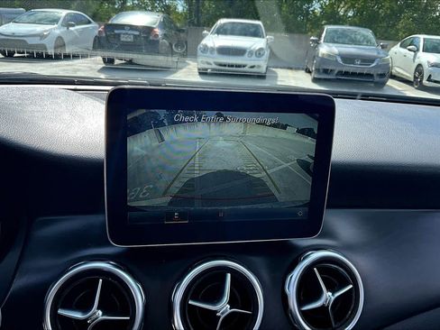 Used 2018 Mercedes-Benz GLA 250 4MATIC image 27