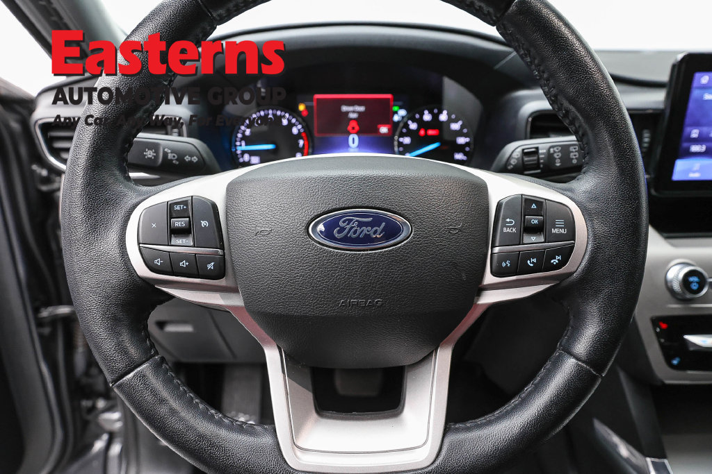 Used 2022 Ford Explorer XLT w/ Equipment Group 202A AWD/4WD image 11