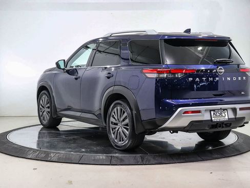 Used 2022 Nissan Pathfinder SL w/ SL Premium Package FWD image 2