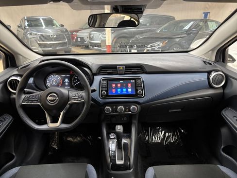 Used 2025 Nissan Versa SV FWD image 31