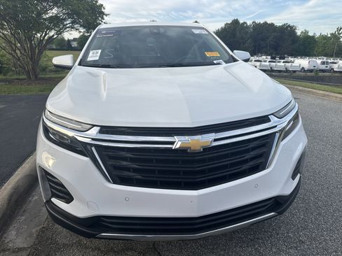 Certified 2024 Chevrolet Equinox LT w/ LPO, Floor Liner Package image 3