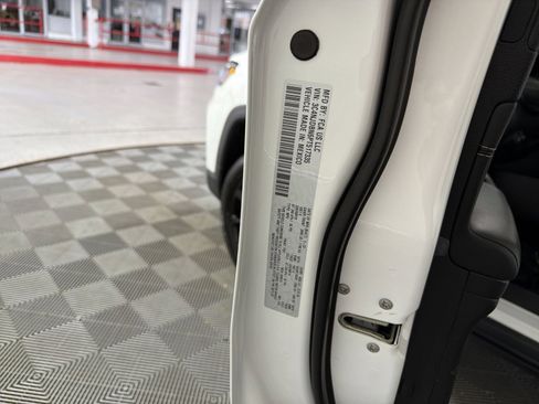 Used 2023 Jeep Compass Altitude w/ Sun and Sound Group image 28