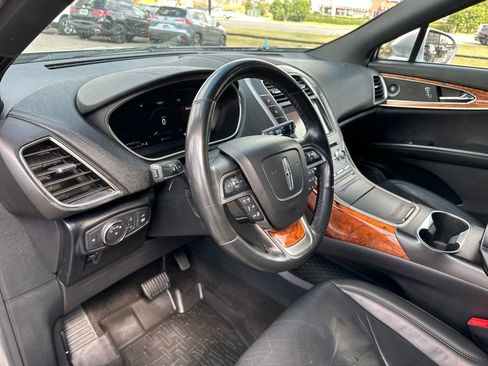 Used 2020 Lincoln Nautilus Reserve w/ Equipment Group 201A image 17