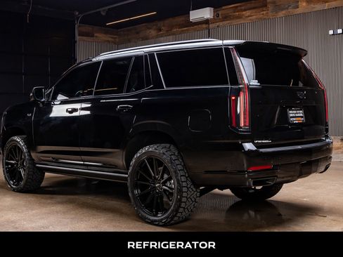 Used 2025 Cadillac Escalade Sport Platinum image 7