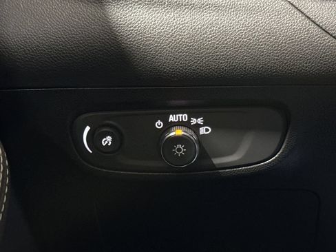 Used 2024 Buick Encore GX Sport Touring AWD/4WD image 18