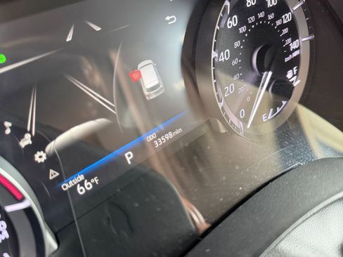 Used 2025 Toyota Highlander LE image 41