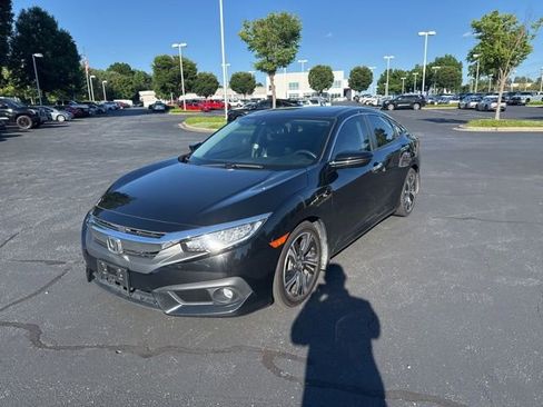 Used 2016 Honda Civic Touring image 2