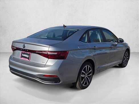 New 2026 Volkswagen Jetta SE FWD image 2