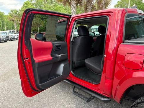 Used 2022 Toyota Tacoma SR5 RWD image 23