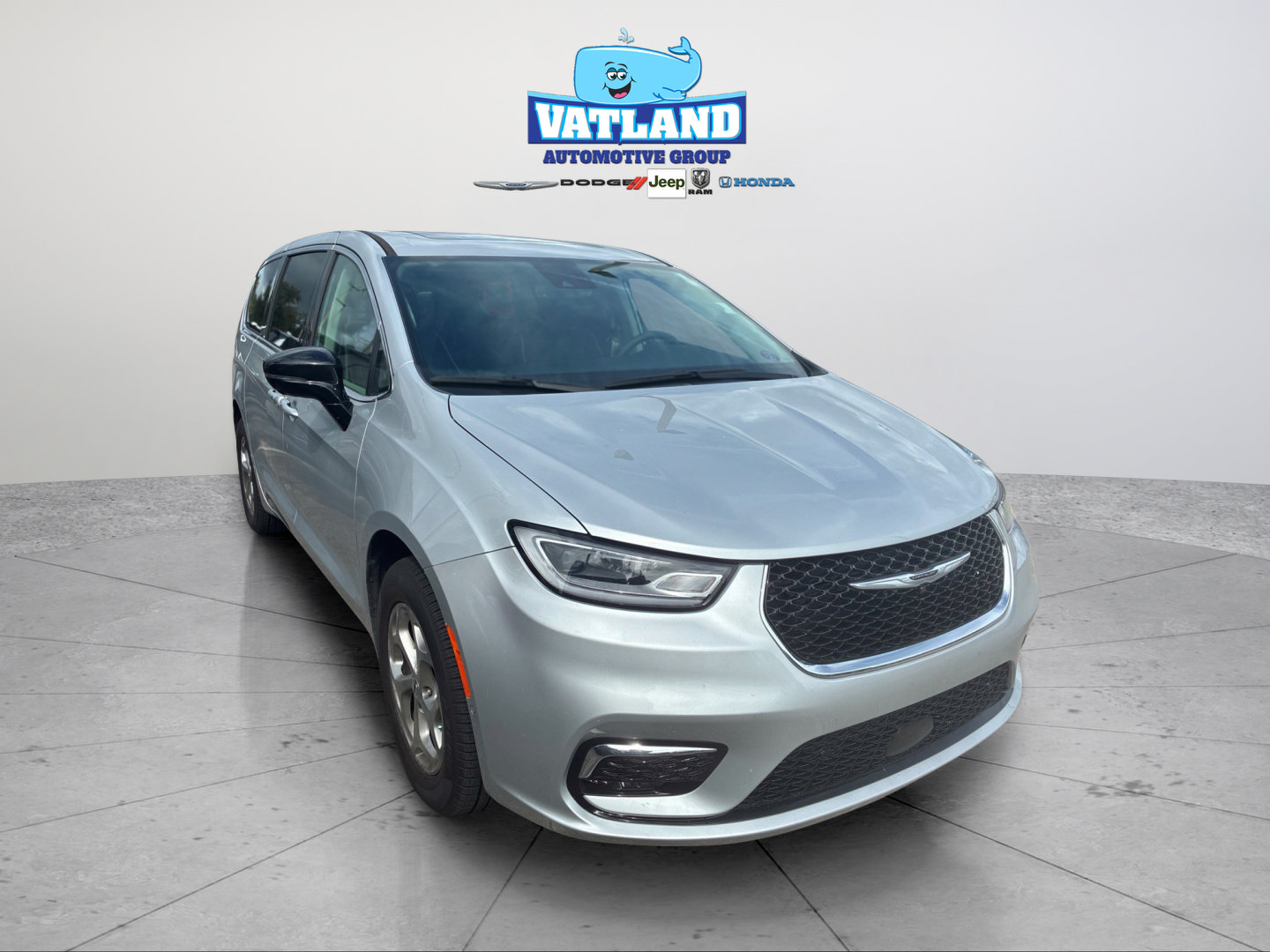 Certified 2024 Chrysler Pacifica Limited AWD/4WD image 7