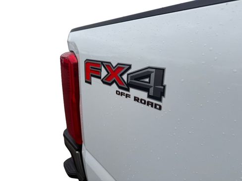Used 2023 Ford F250 XLT image 18
