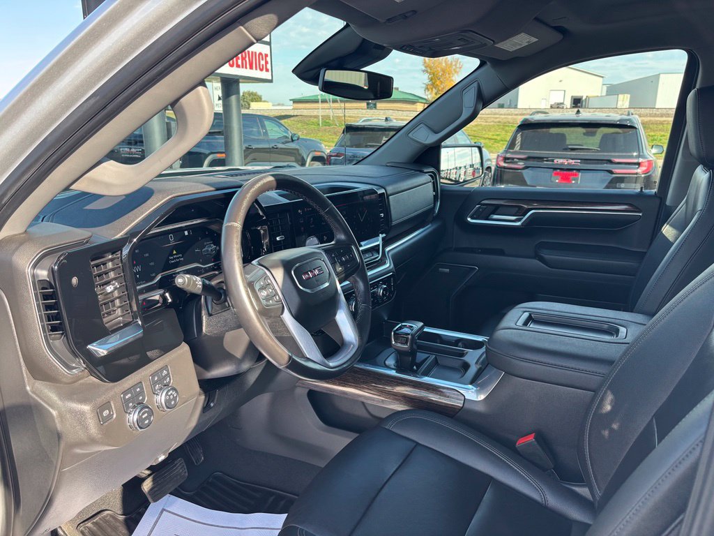 Used 2022 GMC Sierra 1500 Elevation w/ Elevation Premium Package AWD/4WD image 13