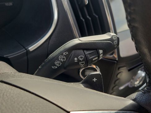 Used 2018 Ford Edge Titanium image 31