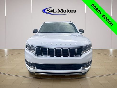 Used 2024 Jeep Wagoneer Series II AWD/4WD image 2